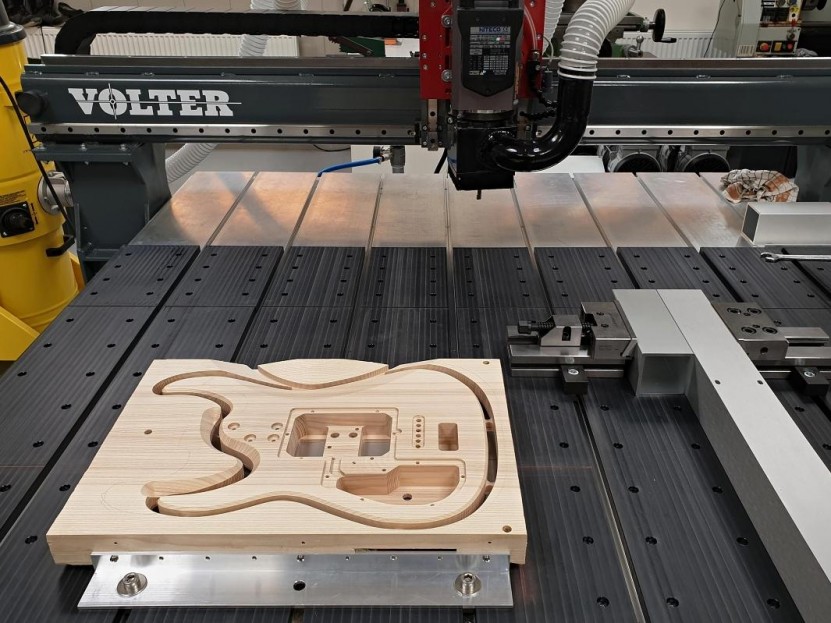 Company R.M.I. Production uses the VOLTER L2016 to produce electric guitars.